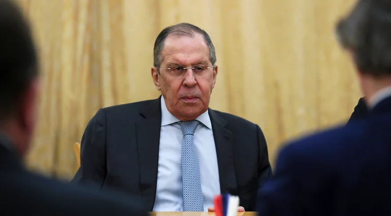 Lavrov: Një mision paqeruajtës në Ukrainë mund të çojë në konflikt me NATO-n