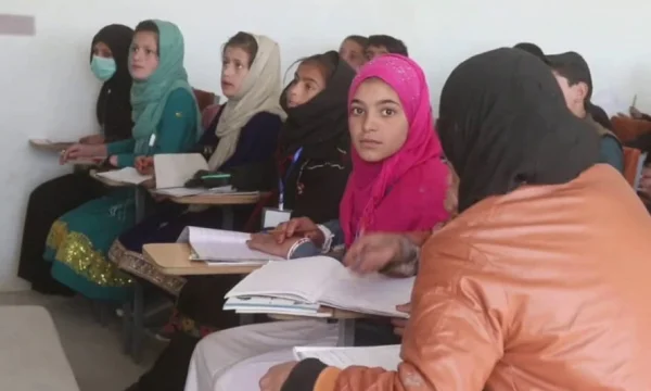 Talibanët ndalojnë shkollimin për vajza pas klasës së gjashtë