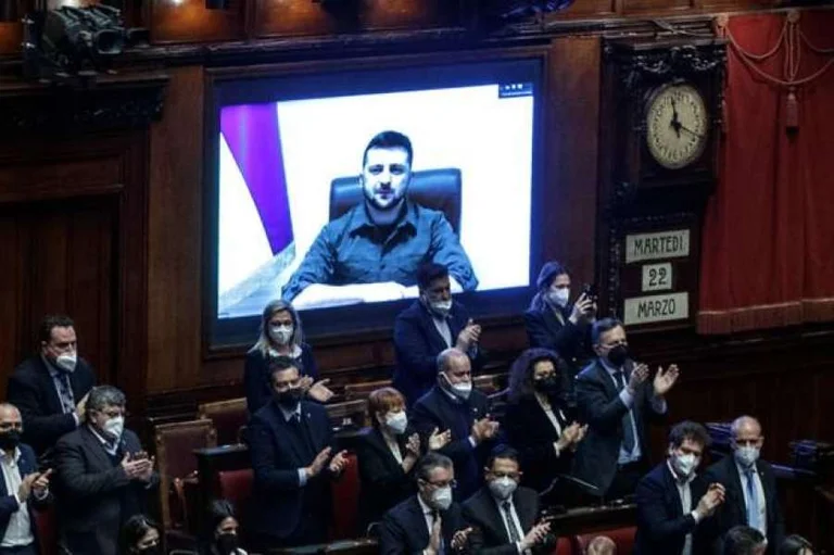 Zelenskyy: Nga Mariupoli s’ka mbetur asgjë, vetëm rrënoja