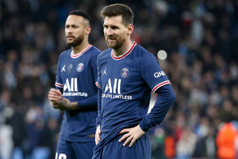 Gazeta franceze e zbulon se Messi nuk është lojtari më i pagur te PSG, kaq fiton ai