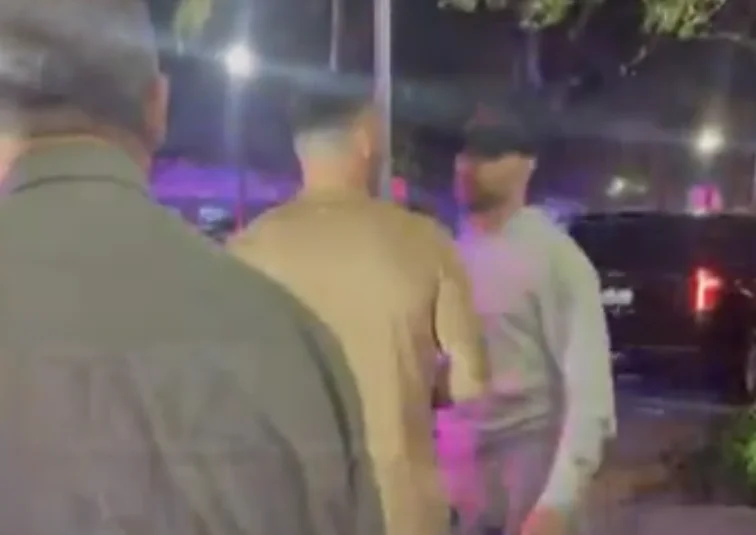 Publikohet një video pas rrahjes brutale të luftëtarëve të UFC-së, dyshohet se njërit i’u thye edhe dhëmbi