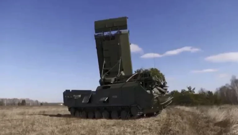 Rusia publikon pamje të artilerisë ushtarake në Kharkiv (VIDEO)
