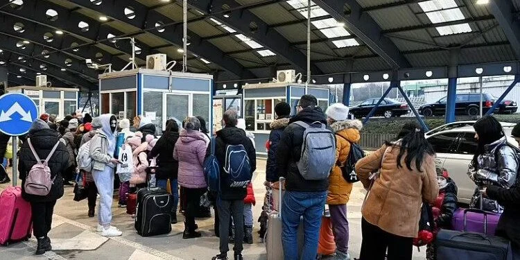 Borrell: Putin po i përdor refugjatët si armë
