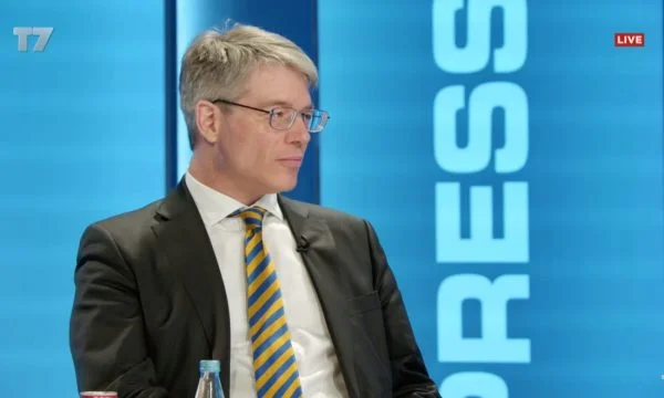 “Dallimi kryesor është ideja e lirisë”, Schmitt flet për shqiptarët në Kosovë dhe Shqipëri