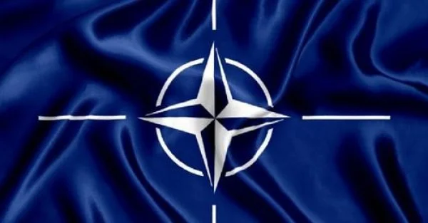 NATO: Bjellorusia mund të sulmojë Ukrainën së shpejti
