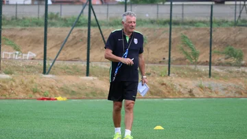 Kosovo U19 veröffentlicht auch die Liste der Fußballspieler, die für zwei Freundschaften mit Albanien eingeladen wurden