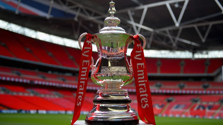 Du hast das FA Cup Los gefallen, wenn Liverpool heute Abend gewinnt, er wird Manchester City im Halbfinale treffen.
