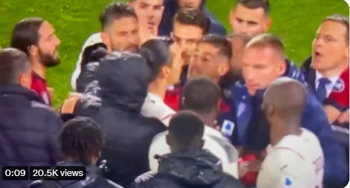 “Plas” après le match, Ibrahimovic kapet/fam avec les joueurs calilaires, Maldini intercède