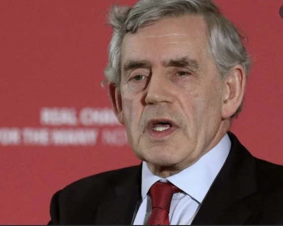 L'ancien Premier ministre britannique soutient le procès de Poutine par Nuremberg Model
