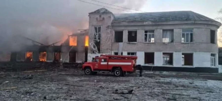 Une école bombardée à Merefa
