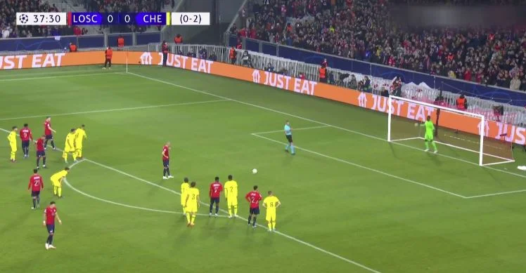 Chelsea est surprise, Leelle traverse Yilmaz