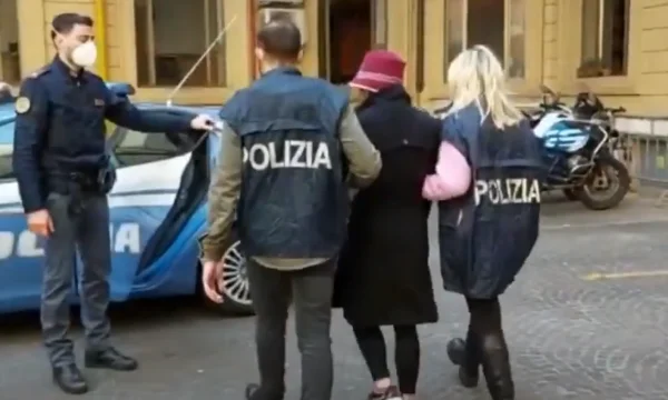 Il s'avère que Elsa Lila a été arrêtée par la police italienne.