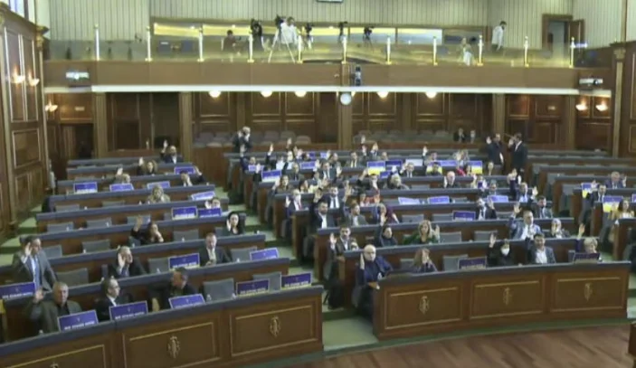 Parliament approves draft law on financing political subjects