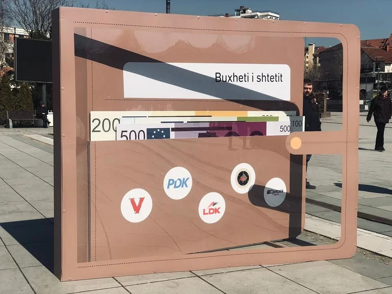 Zivilgesellschaft mit Konferenzen über die Finanzierung politischer Themen
