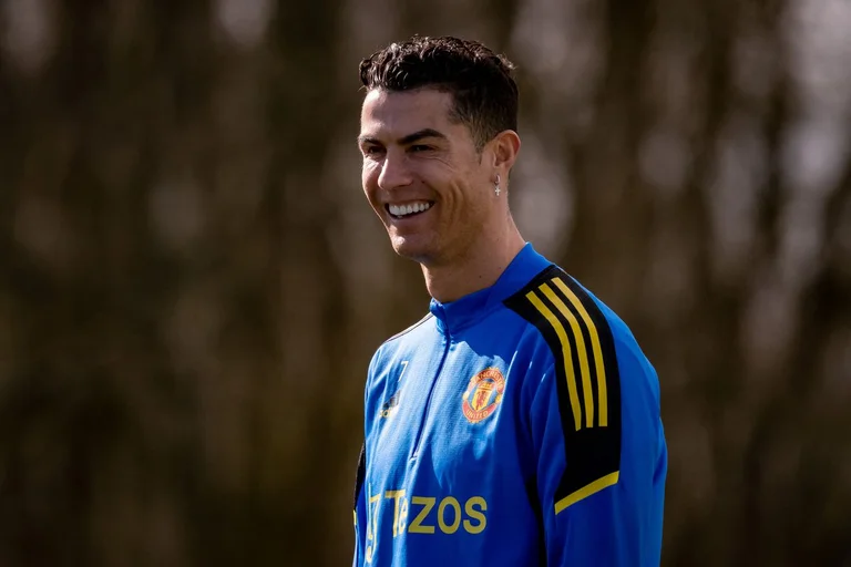 Let's go. Here you can see the Man United é Atletico Madrid game