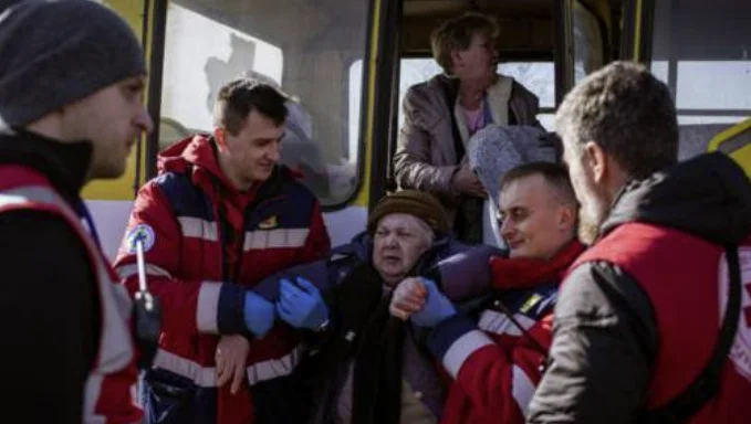 Ukraine: More than 4,000 civilians were successfully evacuated on Monday