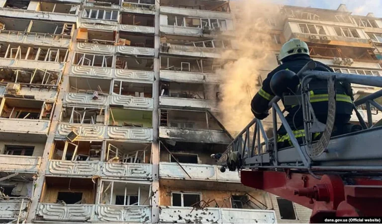 Blasts in Kiev; Zelensky urges Russian troops to surrender