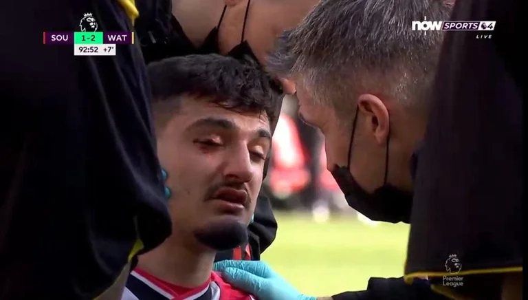Armando Breaux est dans un terrible choc sur sa tête. Il a dû abandonner son combat contre Watford.