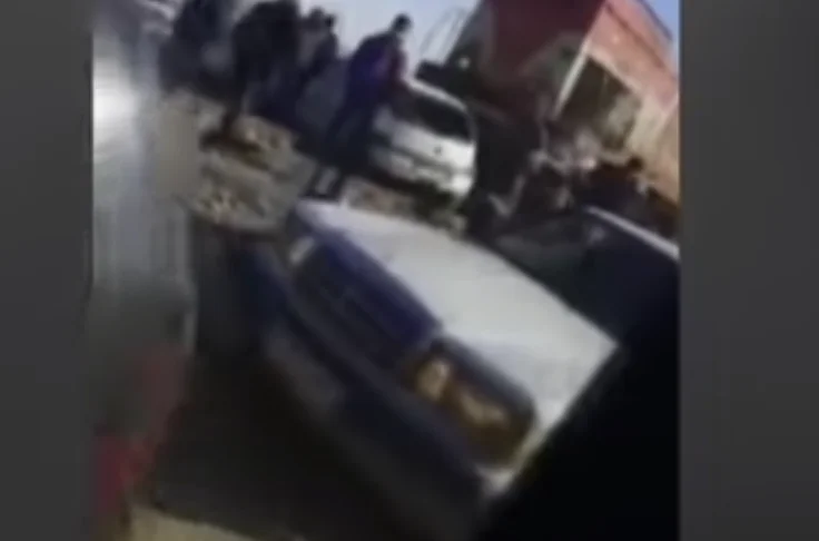 Voiture heurtée par le train à Fushe Kosovo
