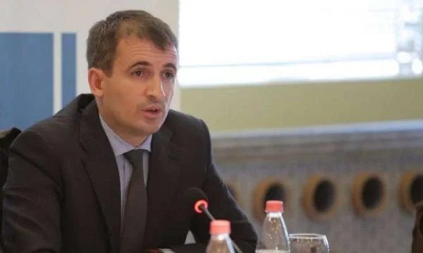 Miftarian: Où est l'explication de Sveqla et Murati pour 300 mille lettres de pétrole sans documentation du Kosovo?
