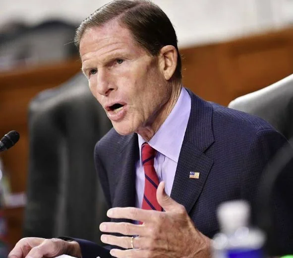 Senate Armed Forces Committee member: US Must Provide Ukraine With Military Airplanes
