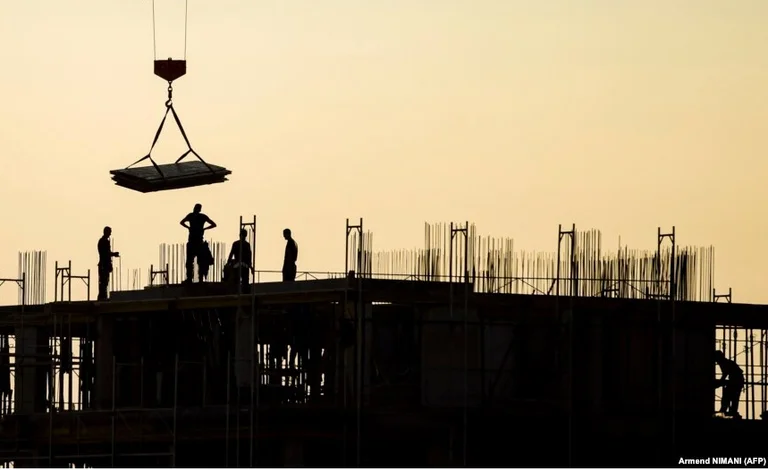 ¿Por qué los trabajadores salen de Kosovo?