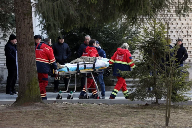 BAPTIZÉ: Images de frappe aérienne russe à la base près de la frontière avec la Pologne