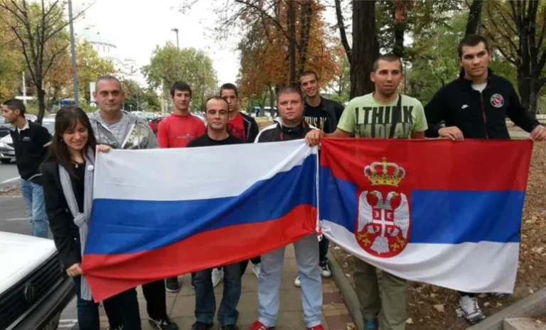 Los serbios protestan de nuevo contra Rusia