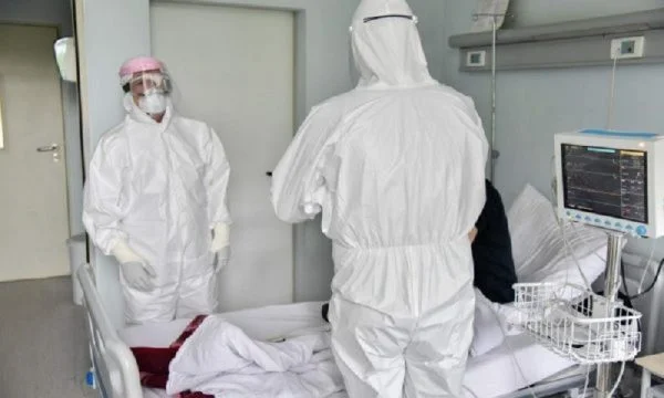 ShSKUK: Kjo është gjendja e pacientëve me COVID në QKUK dhe spitale