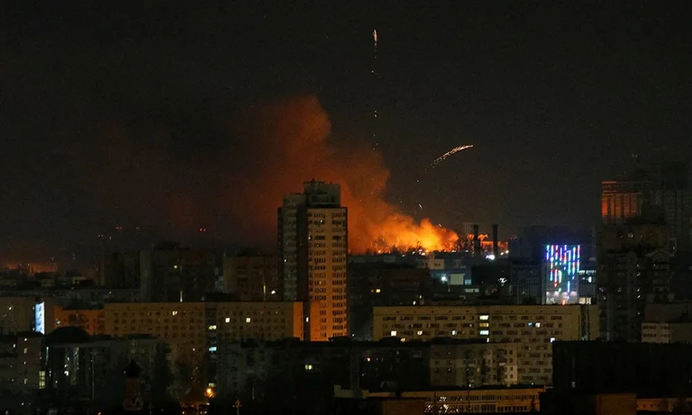 Le journaliste ukrainien avertit: Ce soir à Kiev, c'est la nuit des armes lourdes