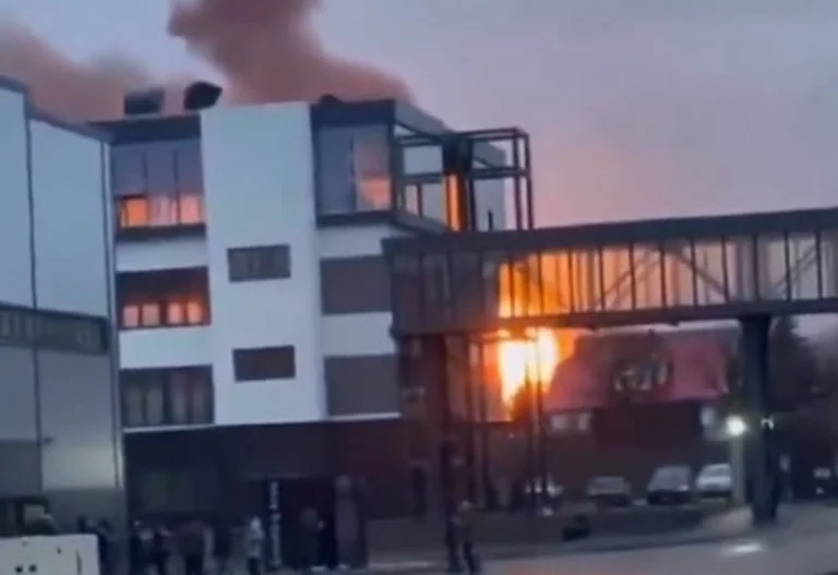 Russia attacca l'aeroporto di Ivano-Frankivsk in Ucraina