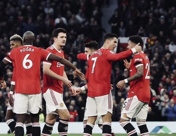 Quelle sous-estimation n'estime pas la performance de Ronaldo par la marque 100)
