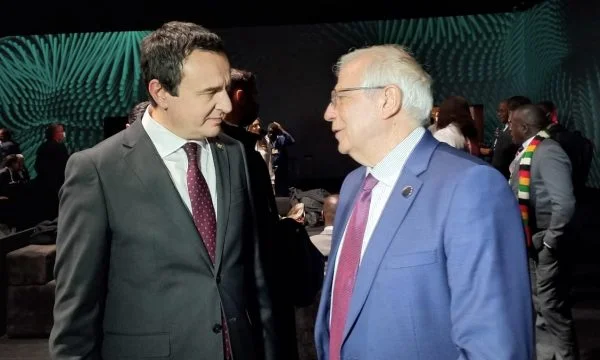Kurti con le richieste di Borrell in Turchia: gli ho detto di non ignorare il prox russo e la guerra ibrida nella nostra regione.