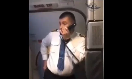 Le pilote russe dit aux passagers: “La guerre en Ukraine est un crime”