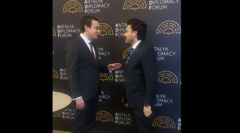 Kurti and Abazovic meet in Turkey (Video)
