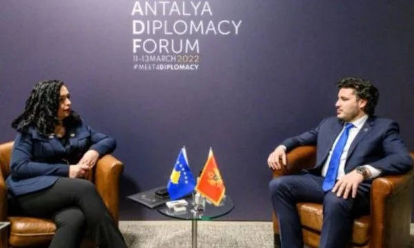 Le président Osman d'Abazovic se réunit, et ce dont ils ont discuté
