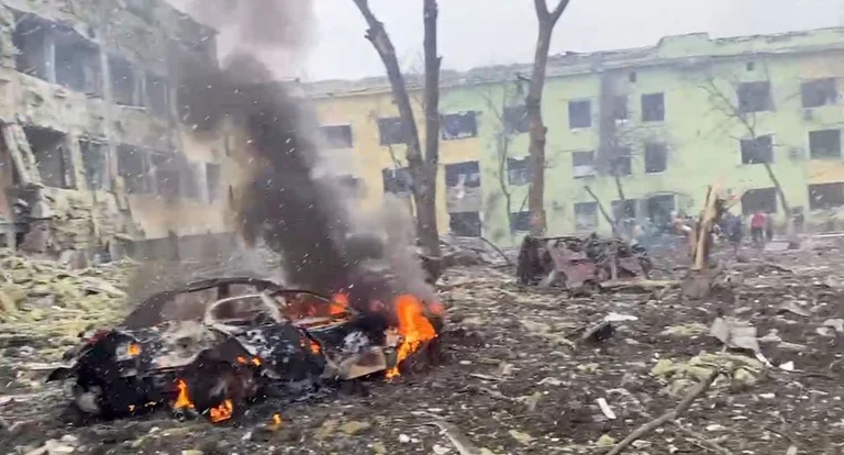 La Russie fait suite aux bombardements, autour de Mariopolis