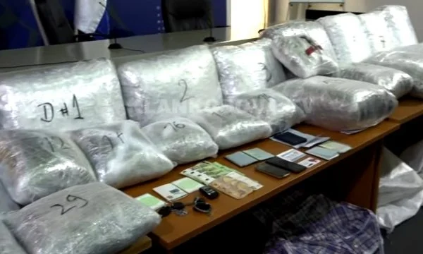 Deux autres arrêtés dans le cas de 90 kilos de drogue