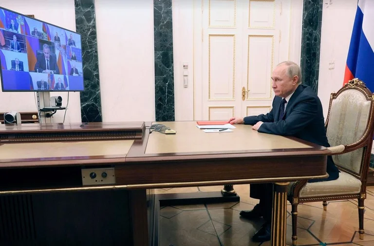 Putin calls meeting, his minister: 16 thousand volunteers from the Middle East willing to join us in war