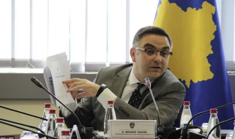 Tahiri: Kurt debe detener la rima