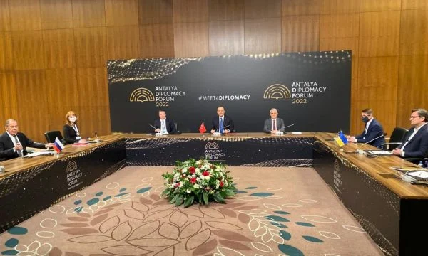 Foreign ministers' meeting, Lavrov and Kuleba begin