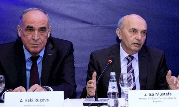 Isa Mustafa comforts the Rugova family: He was a man literally.