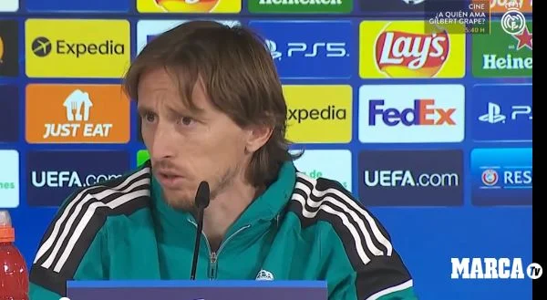 Modric wrong: (Aplausos) Los fans deben apoyarnos, no rivales