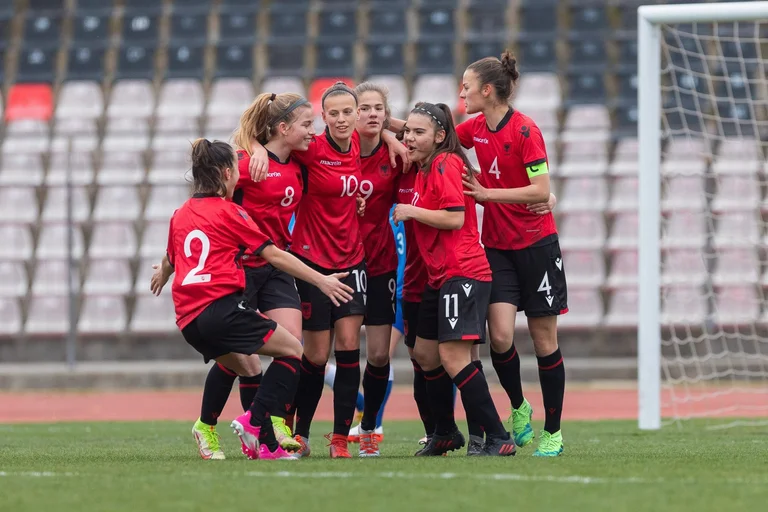 U-17 européen pour les femmes / Albanie commence par la victoire, rompt l'Azerbaïdjan avec le but Borcis