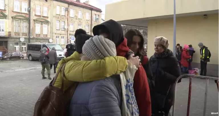 El dramático viaje de los refugiados ucranianos a lugares seguros