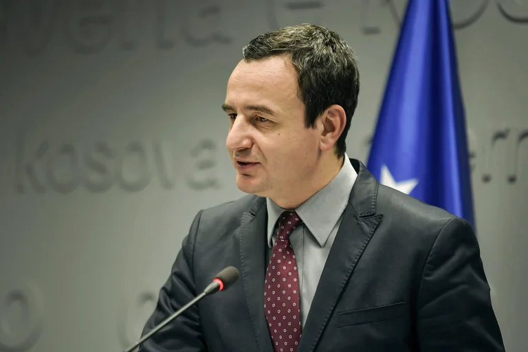 Albin Kurti ‘i laritet’ përzemërsisht kancelarit të ri të Gjermanisë: Është social-demokrat
