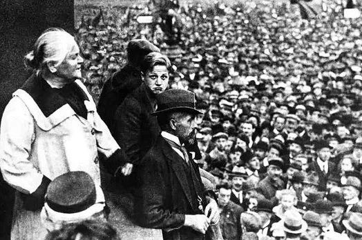 Día Internacional de la Mujer - Historia, Marchando y Celebraciones
