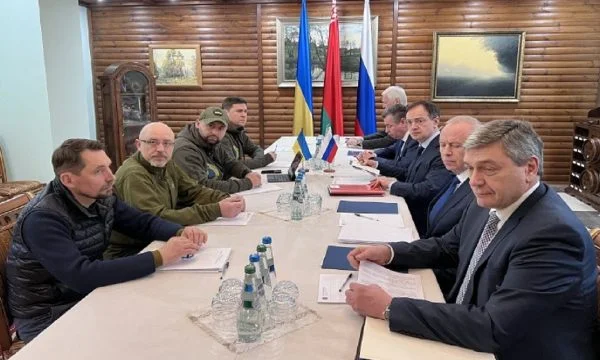 Les Russes mettent en garde contre la quatrième série de négociations avec l'Ukraine