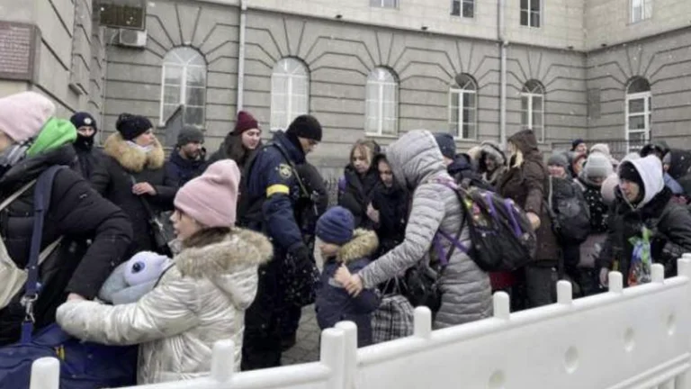 Les Ukrainiens doivent attendre six heures d'évacuation par Dnepro