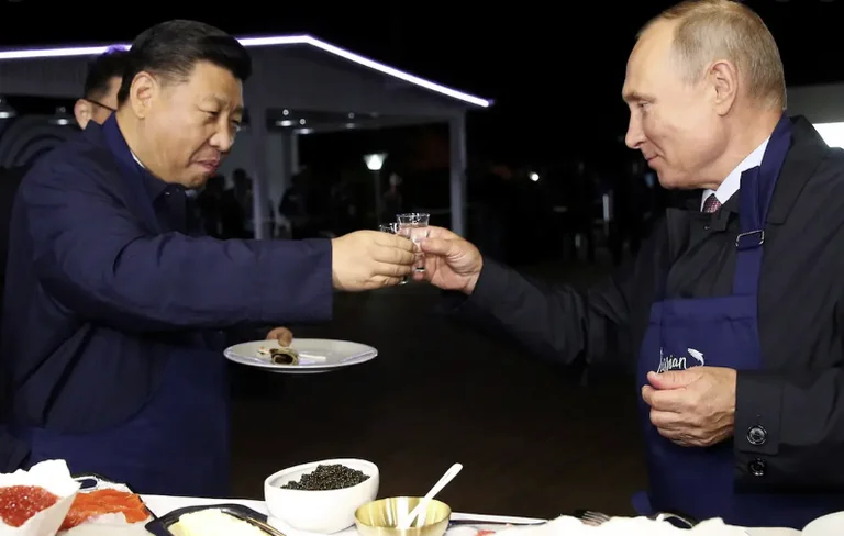 Profesori amerikan: Xi Jinpingu – i vetmi njeri në botë që mund të kryej punë te Putini
